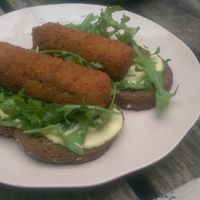 Vegan croquettes on bread at Bluebirds in the Backyard in Dordrecht
