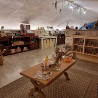 Shop at Bluebirds in the Backyard in Dordrecht