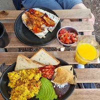 Tofu scramble and sandwich at Café Vegetal in Mexico City