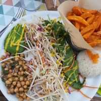 Buddha bowl at Les Mets d'Alice in Seignosse