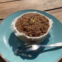Vegan pecan taartje met een gouden noot  at Rapa Nui in Zandvoort