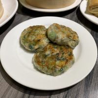 Green onion dumpling pancake thing  at Bǎo Dá Gǎng Shì Chá 寶達港式茶 in Taichung