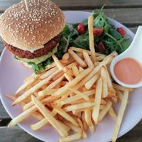 Sriracha burger at Sugar Rabbit Kaffé in Albufeira