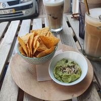 Guac and nachos at Sugar Rabbit Kaffé in Albufeira