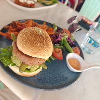 Shriracha burger at Sugar Rabbit Kaffé in Albufeira