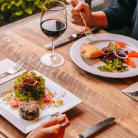 Vegan Samosas and Vegan Eggplant Tartar at Trudelkeller in Baden