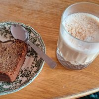 Banana bread and chai with oat milk at La Popote d'Ondine in Nice