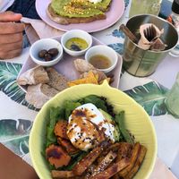 Teryaki tofu bowl  at Figo de Pita in Olhao