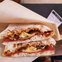 Artichoke, vegan cheese, vegan ham, and other great flavour at A'Marenna in Sorrento