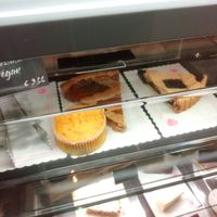 Vegan & gluten free desserts at Cuore Fresco in Catania