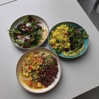 Тофу-скрембл, салат с трюфельным маслом, карри  at «5+2» in Moscow