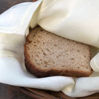 Homemade bread (unfortunately very dry and stale) at Napfényes Restaurant & Confectionery in Budapest