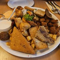 Plato combinado para 2 personas at Napfényes Restaurant & Confectionery in Budapest