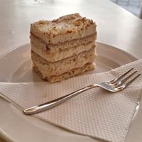 Házi krémes at Napfényes Restaurant & Confectionery in Budapest