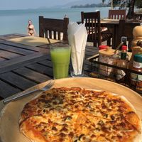 Smokey Mushrooms Vegan Pizza & Pineapple Love Juice at Alchemy in Koh Samui