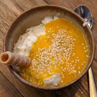 Coconut Rice with mango at Djawa - Valmy in Paris