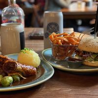 Tempehrouladen und Jackfruit Burger at Bodhi in Ulm