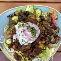 Großer bodhi-Salat mit Gyros und Tzatziki  at Bodhi in Ulm