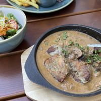 Semmelknödel und Geschnetzeltes 💚  at Bodhi in Ulm