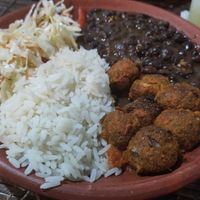 Almondegas legumes at Cantinho da Maria  in Cairu