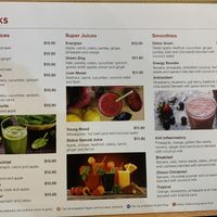 Drinks   at Status in Auckland