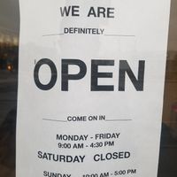 Store hours at The Willow Cafe in Hewlett