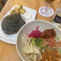 Mexican bowl and pulled pork goes happy sandwich   at Blu Bar in Barcelona