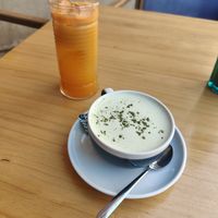 Matcha latte and smoothie at Blu Bar in Barcelona
