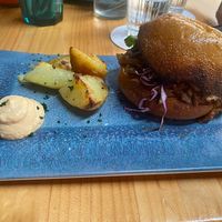 Pulled "pork" burger at Blu Bar in Barcelona