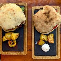 Blu burguer i Heura burguer at Blu Bar in Barcelona