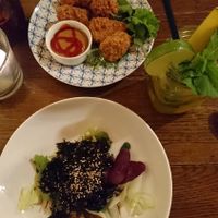 Kiki Island Seetangsalat und Fried „Chicken“ Wings  at Chay Vegan Kitchen in Nuremberg