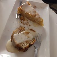 Bizcochos, uno de chocolate y plátano y otro de naranja at La Goma in Granada