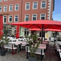 outdoor seating  at Poppins  in Minden