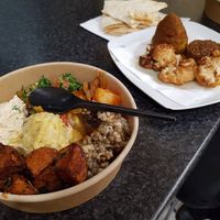 Medium salad box (compose yourself!) + cauliflower, falafel & pumpkin "tower" at Si Bon in Antwerpen