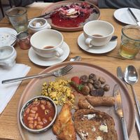 Full breakfast (I asked for a small portion, normal sized came with much more!) and pancakes   at Beck Hall in Malham
