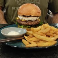 Truffle burger and crunchy fries at BaganHood 蔬食餐酒館 in Taipei