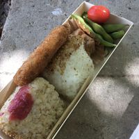 Vegan bento : edamame, 2 onigiris (I choosed whole rice umeboshi plum and plain salted white rice) with a sweet potato croquette for 8 euros at Omusubi Gonbei in Paris