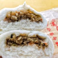 Vegan mix vegetable pau at Dough Magic 扑面而来 - Chinatown in Central Singapore