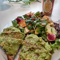 AMAZING Avocado Toast and Salad at Virgule in Toulouse