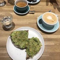 avocado toast at Virgule in Toulouse
