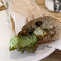 Tofu avocado sandwich at Virgule in Toulouse