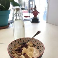 Soghurt Granula Bowl at Virgule in Toulouse