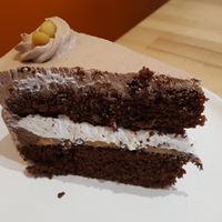 Layer cake at Virgule in Toulouse