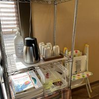 Free self serve tea which is cool  at Hitokokyu in Tokyo
