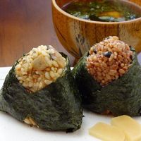Rice ball set at Hitokokyu in Tokyo