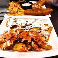 Patatas gajo con pimentón y mayonesa vegana at Labarra Taberna in Zumaia