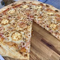 Nueces at Antonia Pizza in Madrid