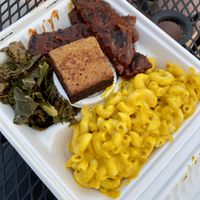 Bbq plate at Lively Up Yourself - Food Truck in Bend