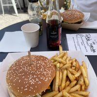 Burger frites cola at 2VB  in Perpignan