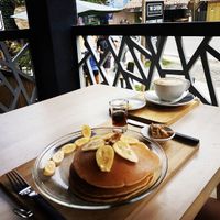 Banana pancakes at The Cavern in El Nido